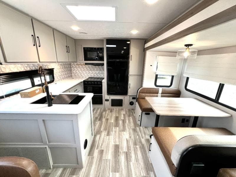 2024 Forest River 2024 Forest River Vibe - thumbnail 17