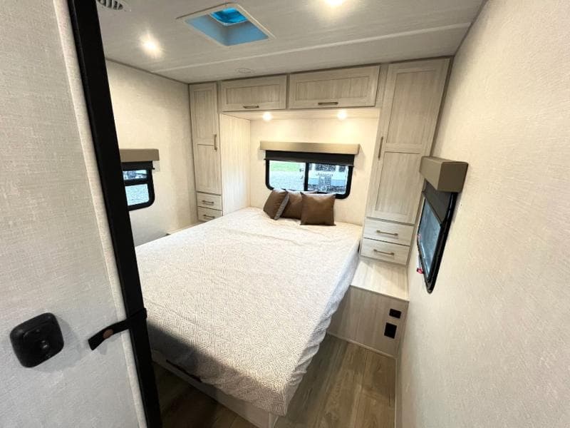 2024 Forest River 2024 Forest River Surveyor Legend - thumbnail 41