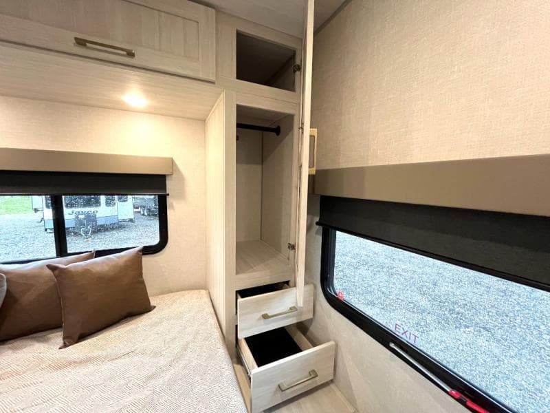 2024 Forest River 2024 Forest River Surveyor Legend - thumbnail 42