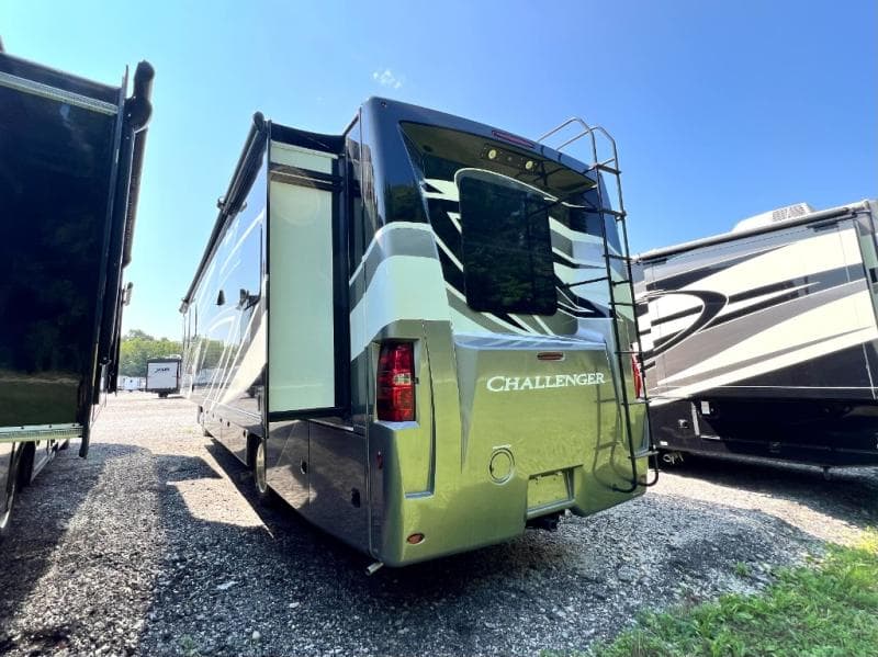 2023 Thor Motor Coach 2023 Thor Motor Coach Challenger - thumbnail 6