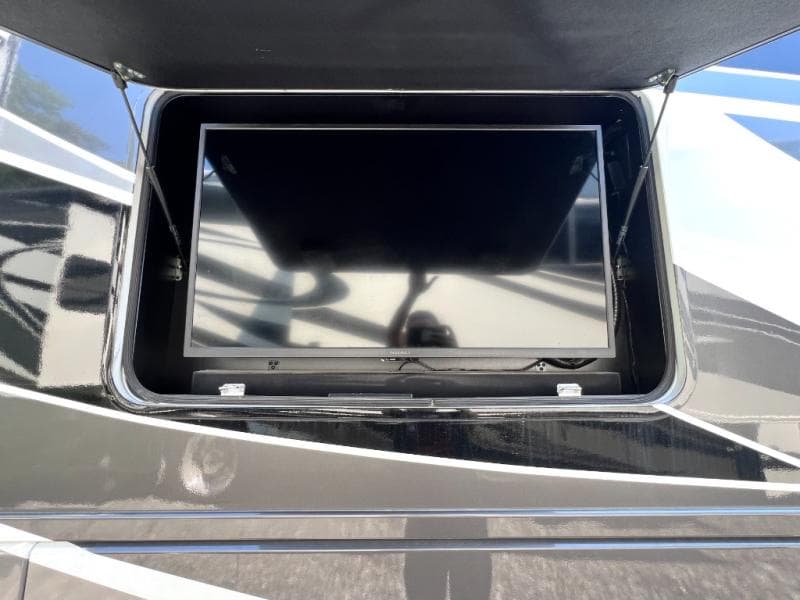 2023 Thor Motor Coach 2023 Thor Motor Coach Challenger - thumbnail 11