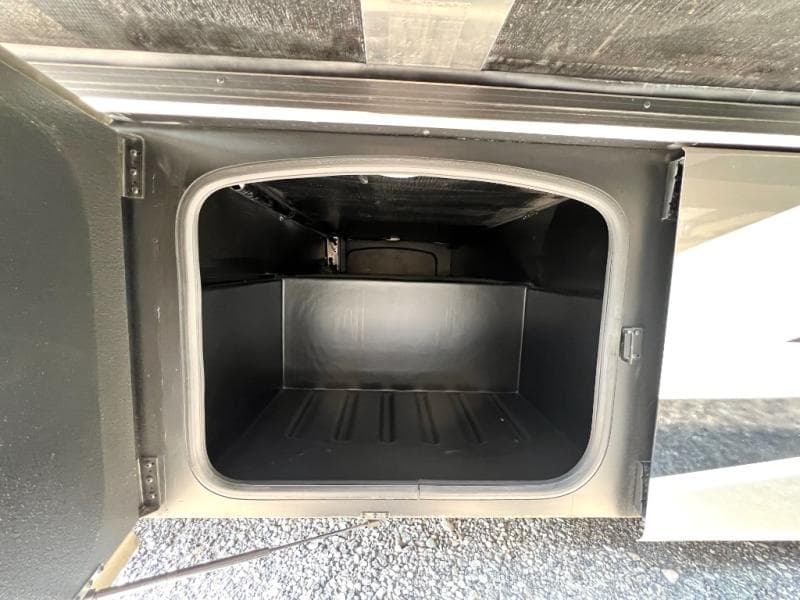 2023 Thor Motor Coach 2023 Thor Motor Coach Challenger - thumbnail 15