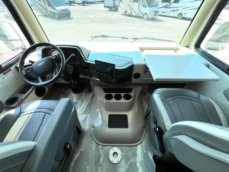 2023 Thor Motor Coach 2023 Thor Motor Coach Challenger - thumbnail 20