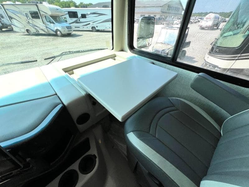 2023 Thor Motor Coach 2023 Thor Motor Coach Challenger - thumbnail 25