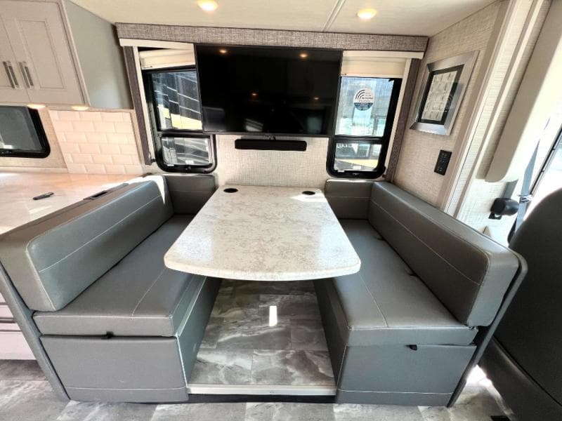 2023 Thor Motor Coach 2023 Thor Motor Coach Challenger - thumbnail 29