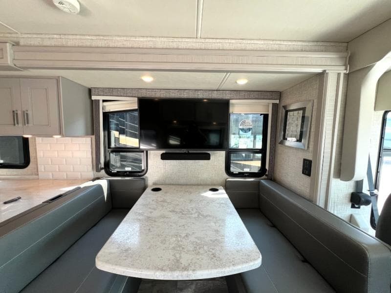 2023 Thor Motor Coach 2023 Thor Motor Coach Challenger - thumbnail 30