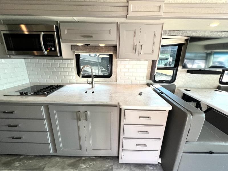 2023 Thor Motor Coach 2023 Thor Motor Coach Challenger - thumbnail 38