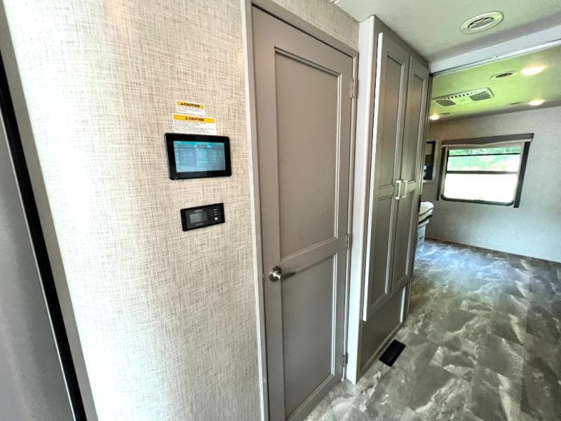 2023 Thor Motor Coach 2023 Thor Motor Coach Challenger - thumbnail 50