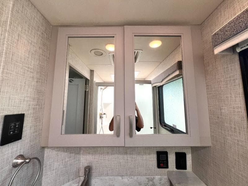 2023 Thor Motor Coach 2023 Thor Motor Coach Challenger - thumbnail 52