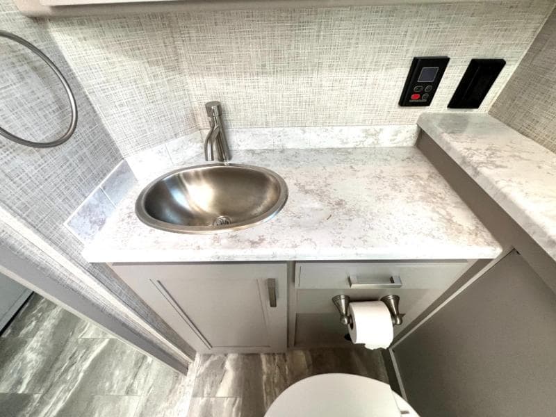 2023 Thor Motor Coach 2023 Thor Motor Coach Challenger - thumbnail 54