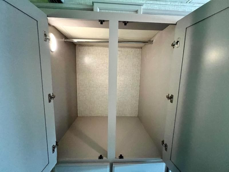 2023 Thor Motor Coach 2023 Thor Motor Coach Challenger - thumbnail 62