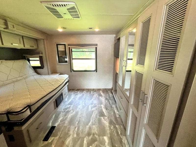 2023 Thor Motor Coach 2023 Thor Motor Coach Challenger - thumbnail 63