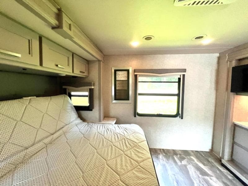 2023 Thor Motor Coach 2023 Thor Motor Coach Challenger - thumbnail 68