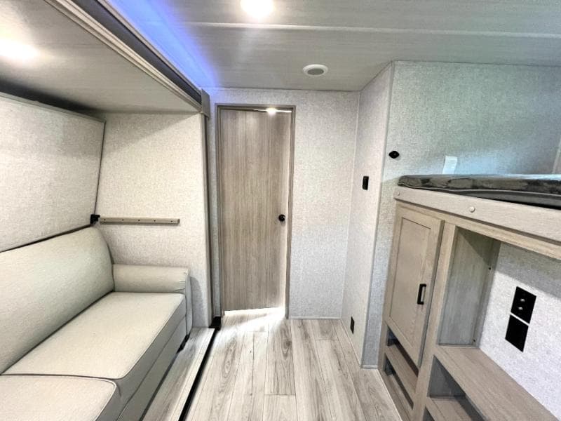 2025 East To West 2025 East To West Alta - thumbnail 4