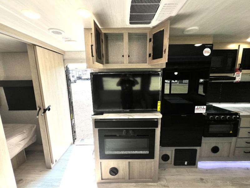 2025 East To West 2025 East To West Alta - thumbnail 26