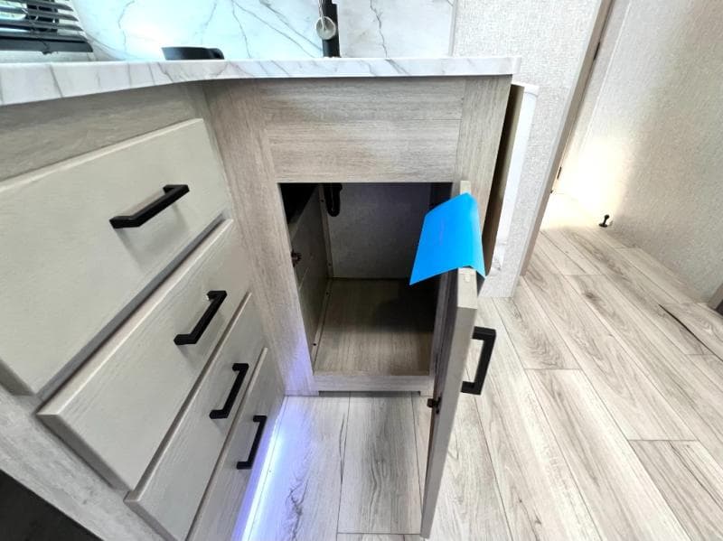 2025 East To West 2025 East To West Alta - thumbnail 35