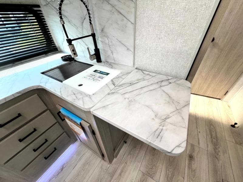 2025 East To West 2025 East To West Alta - thumbnail 41