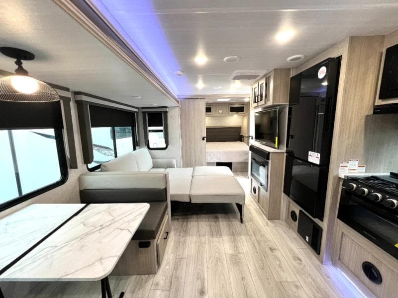 2025 East To West 2025 East To West Alta - thumbnail 48