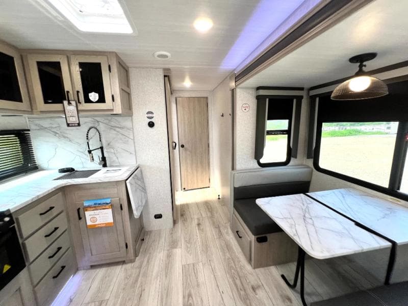 2025 East To West 2025 East To West Alta - thumbnail 59