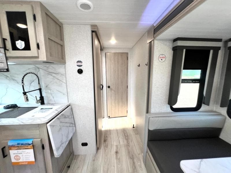 2025 East To West 2025 East To West Alta - thumbnail 60