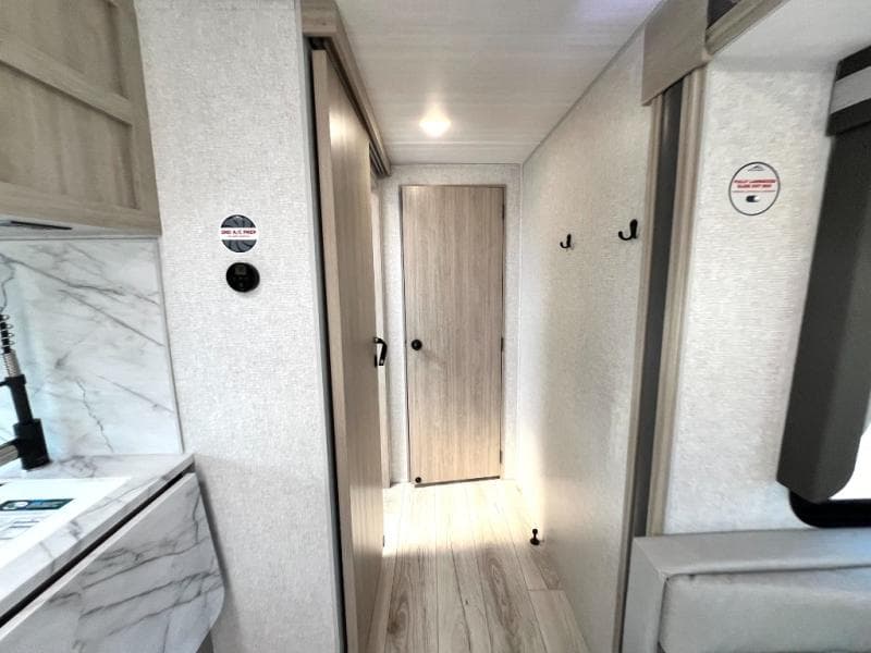 2025 East To West 2025 East To West Alta - thumbnail 61