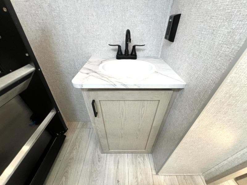 2025 East To West 2025 East To West Alta - thumbnail 71