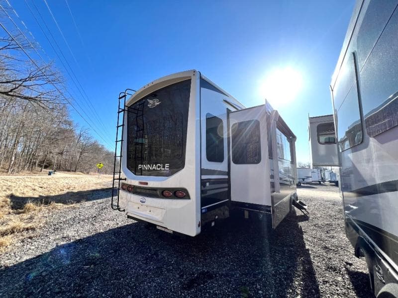 2025 Jayco 2025 Jayco Pinnacle - thumbnail 8