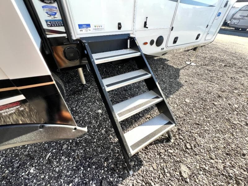 2025 Jayco 2025 Jayco Pinnacle - thumbnail 14