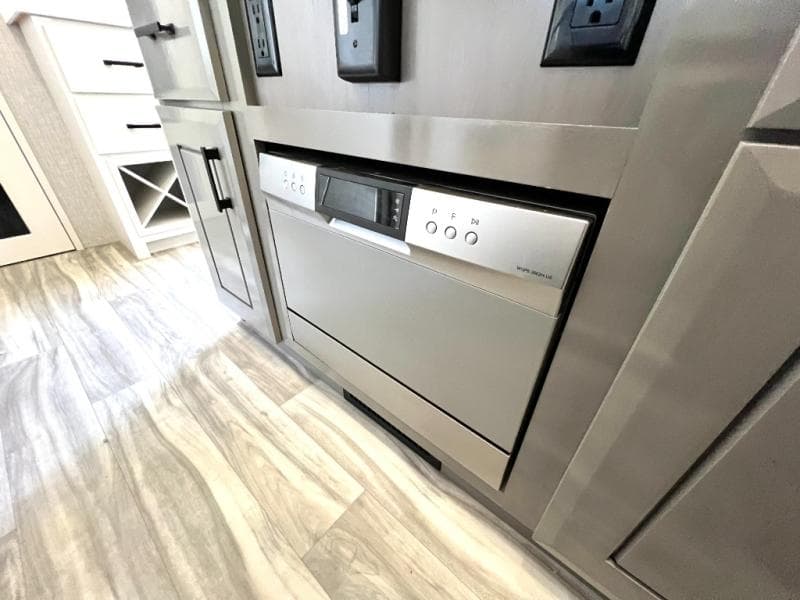 2025 Jayco 2025 Jayco Pinnacle - thumbnail 19