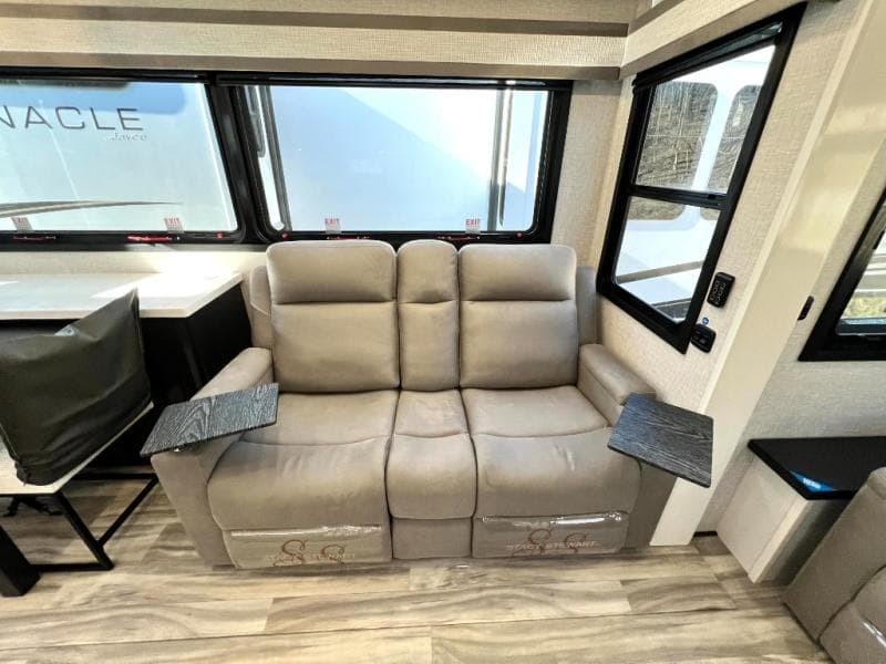 2025 Jayco 2025 Jayco Pinnacle - thumbnail 34