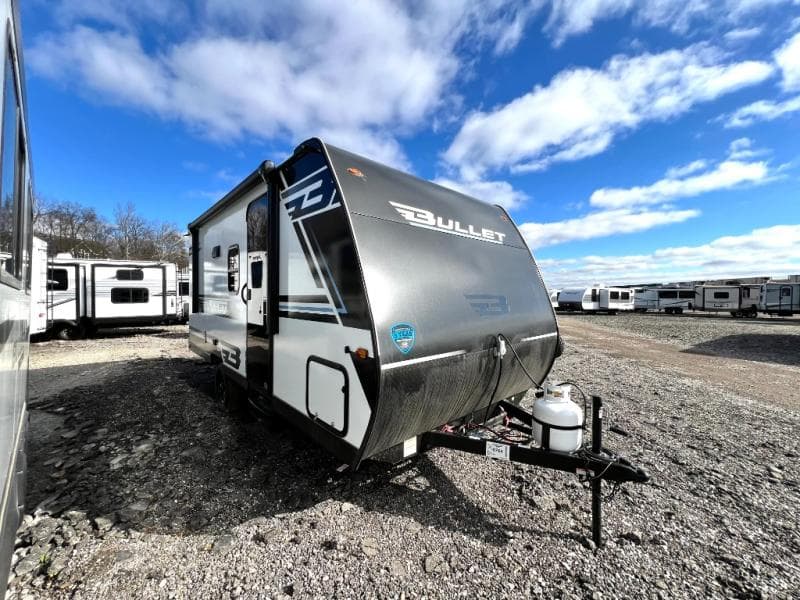 2025 Keystone 2025 Keystone Bullet Crossfire - thumbnail 3