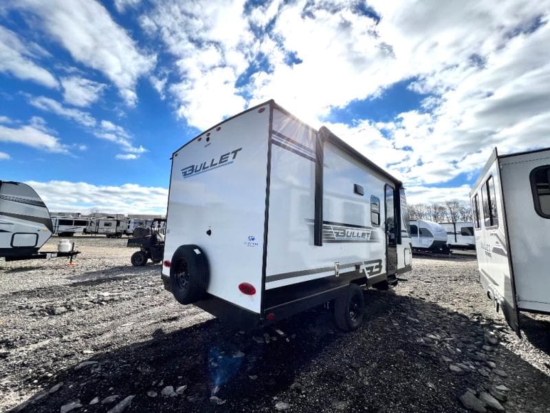 2025 Keystone 2025 Keystone Bullet Crossfire - thumbnail 8