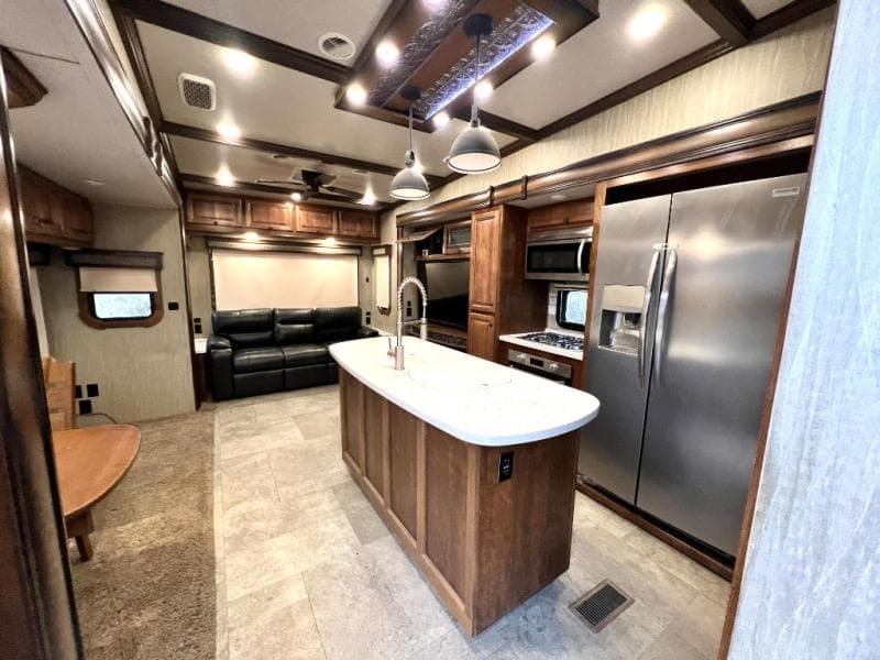 2019 Heartland 2019 Heartland Big Country - thumbnail 16