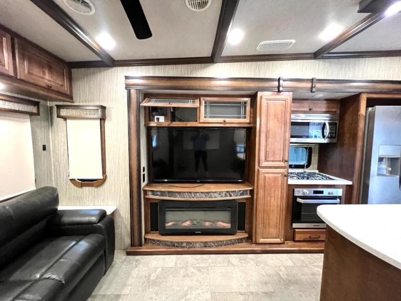 2019 Heartland 2019 Heartland Big Country - thumbnail 23