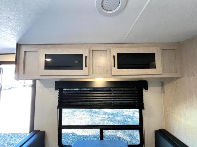 2022 Coachmen 2022 Coachmen Apex Ultra-Lite - thumbnail 9