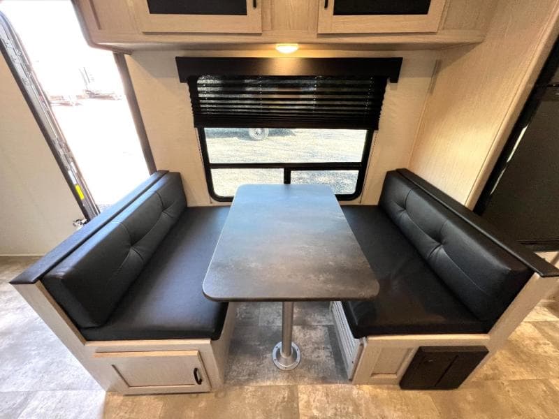 2022 Coachmen 2022 Coachmen Apex Ultra-Lite - thumbnail 10
