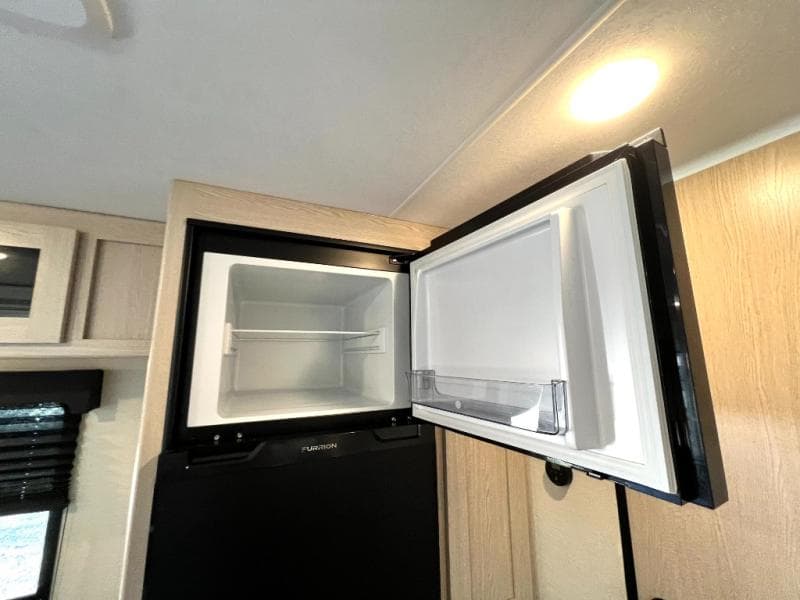 2022 Coachmen 2022 Coachmen Apex Ultra-Lite - thumbnail 13