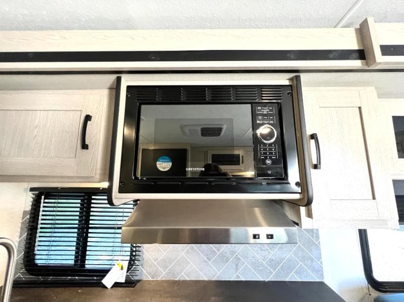 2022 Coachmen 2022 Coachmen Apex Ultra-Lite - thumbnail 17