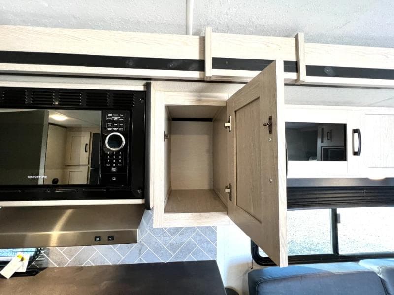 2022 Coachmen 2022 Coachmen Apex Ultra-Lite - thumbnail 18