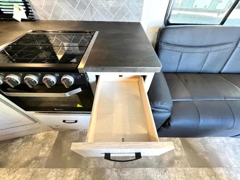 2022 Coachmen 2022 Coachmen Apex Ultra-Lite - thumbnail 25