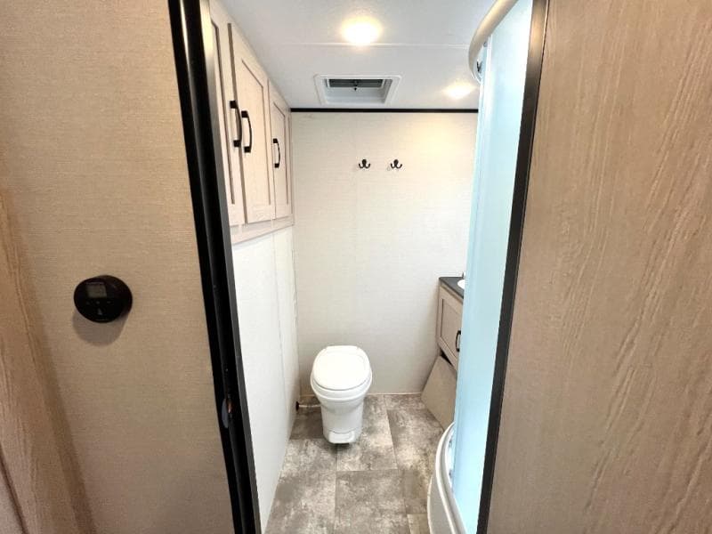 2022 Coachmen 2022 Coachmen Apex Ultra-Lite - thumbnail 29