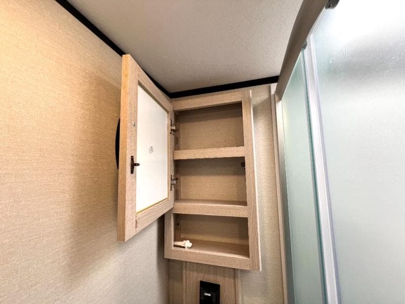 2022 Coachmen 2022 Coachmen Apex Ultra-Lite - thumbnail 32