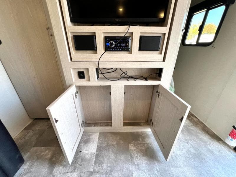 2022 Coachmen 2022 Coachmen Apex Ultra-Lite - thumbnail 38