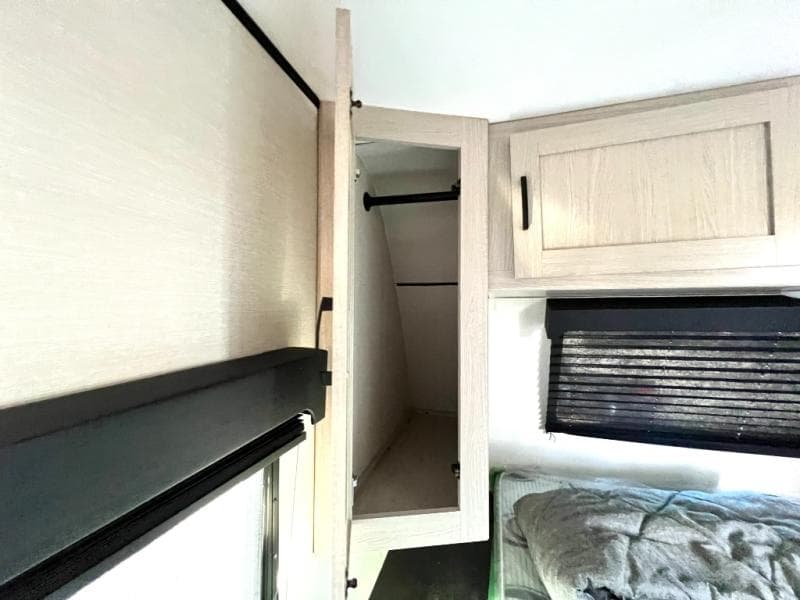 2022 Coachmen 2022 Coachmen Apex Ultra-Lite - thumbnail 41