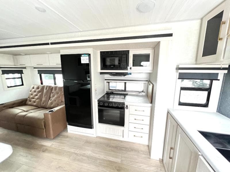 2025 Forest River 2025 Forest River Surveyor - thumbnail 18