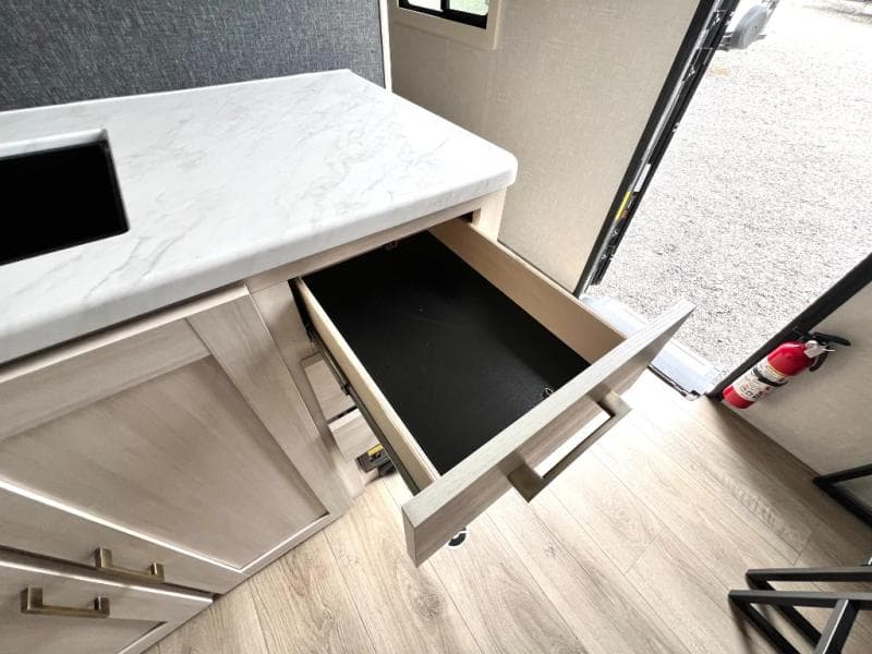 2025 Forest River 2025 Forest River Surveyor - thumbnail 35