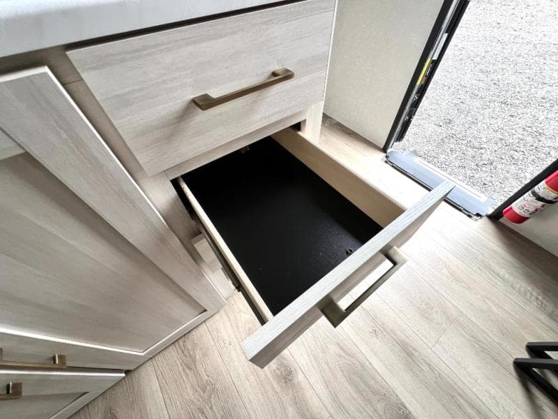 2025 Forest River 2025 Forest River Surveyor - thumbnail 36