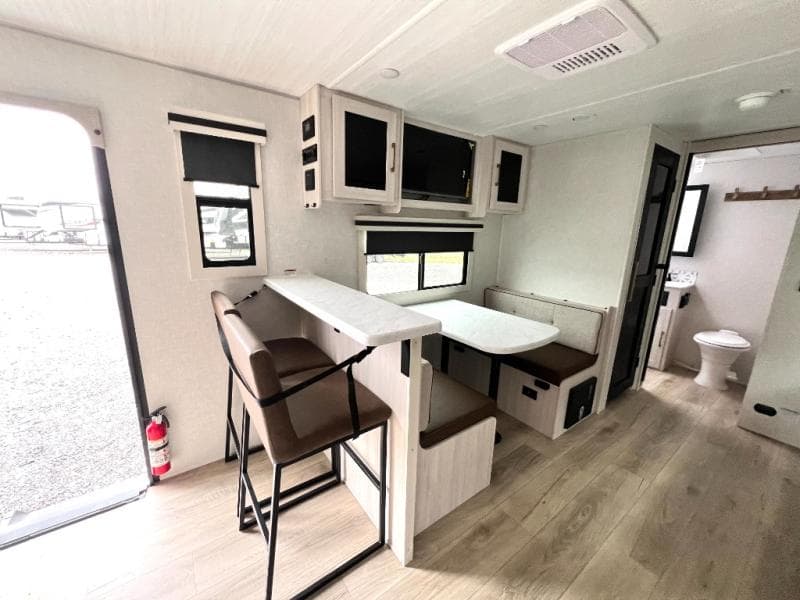 2025 Forest River 2025 Forest River Surveyor - thumbnail 37