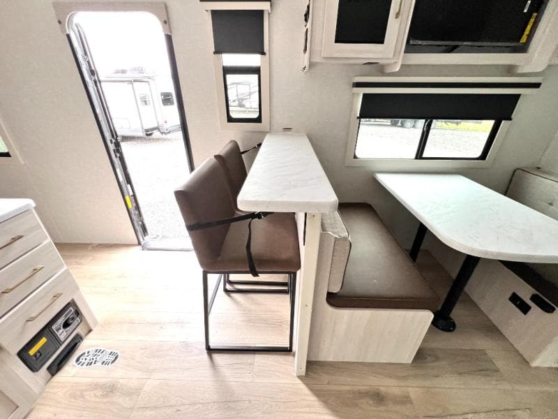 2025 Forest River 2025 Forest River Surveyor - thumbnail 38