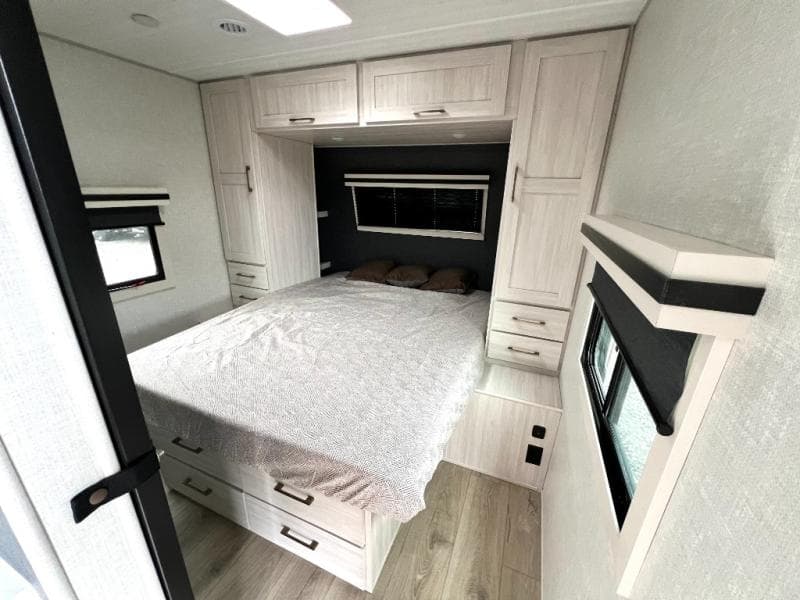 2025 Forest River 2025 Forest River Surveyor - thumbnail 65